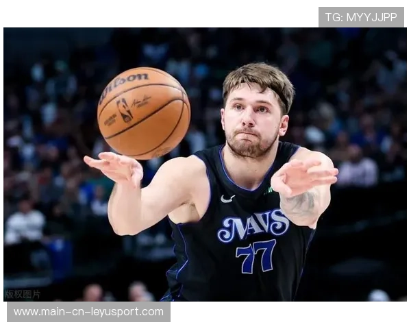 东契奇助攻队友空切得手，独行侠攻势连绵